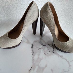 Jessica Simpson 8.5B Snakeskin Platform Heels
